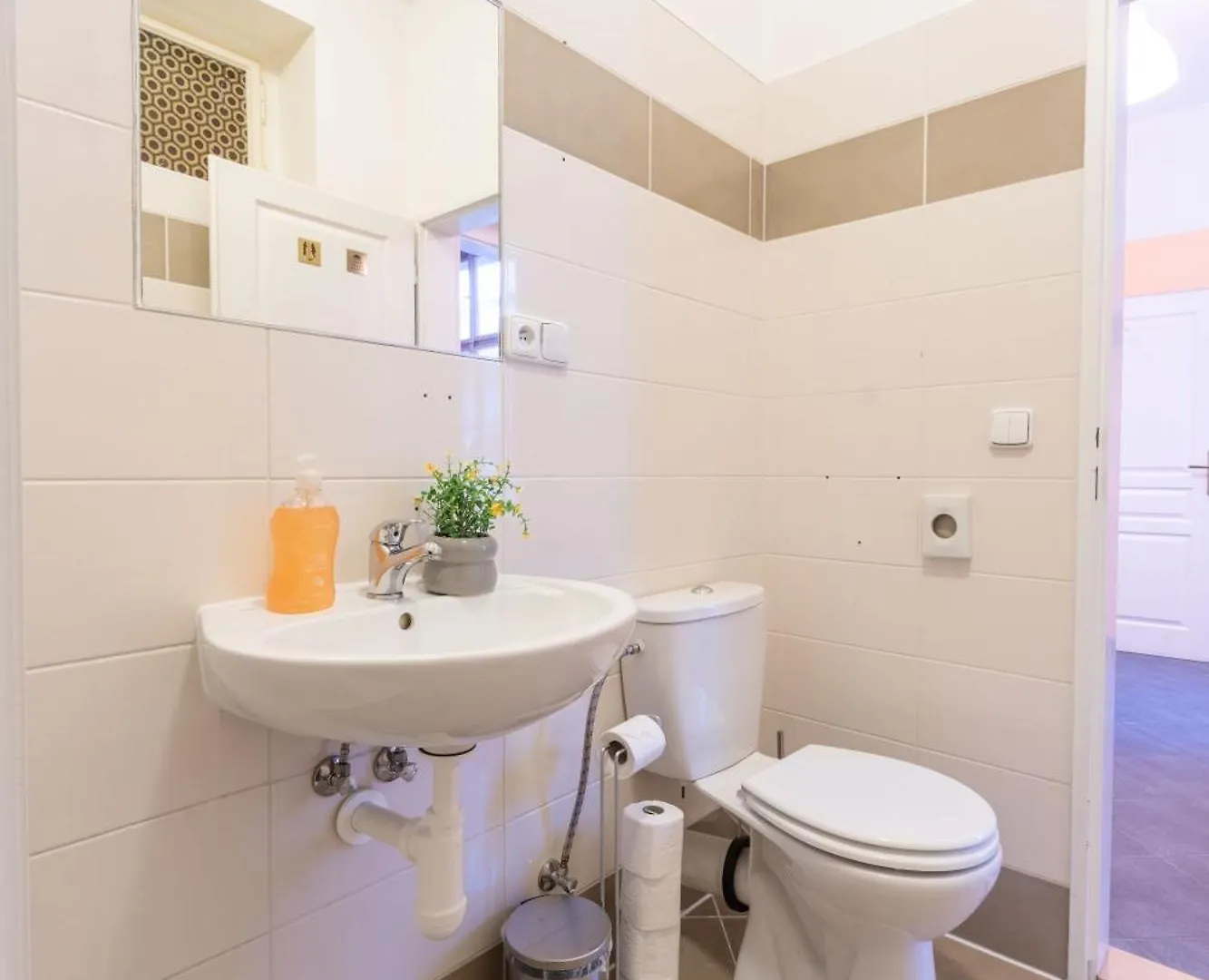 Stellar Female Hostel Prague